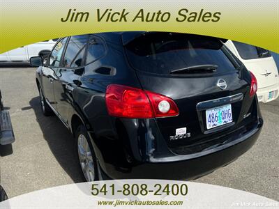 2012 Nissan Rogue SV w/SL Package - Photo 4 - North Bend, OR 97459