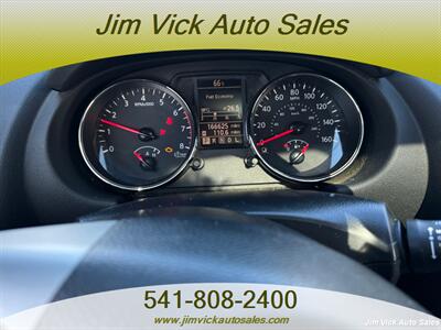 2012 Nissan Rogue SV w/SL Package - Photo 9 - North Bend, OR 97459