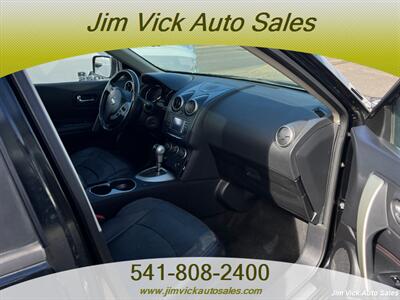 2012 Nissan Rogue SV w/SL Package - Photo 7 - North Bend, OR 97459