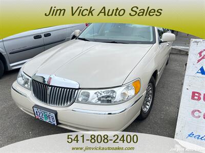 2000 Lincoln Town Car Cartier L   - Photo 1 - North Bend, OR 97459