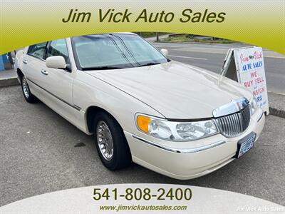 2000 Lincoln Town Car Cartier L   - Photo 2 - North Bend, OR 97459