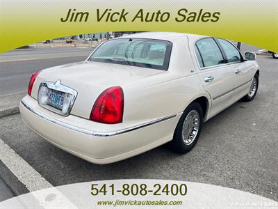 2000 Lincoln Town Car Cartier L   - Photo 3 - North Bend, OR 97459
