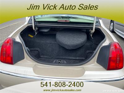 2000 Lincoln Town Car Cartier L   - Photo 15 - North Bend, OR 97459