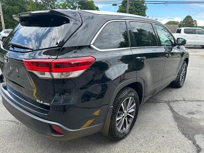 2017 Toyota Highlander XLE   - Photo 4 - Warwick, NY 10990