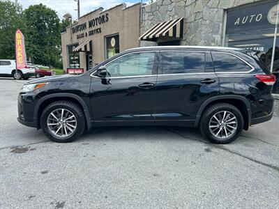 2017 Toyota Highlander XLE   - Photo 2 - Warwick, NY 10990