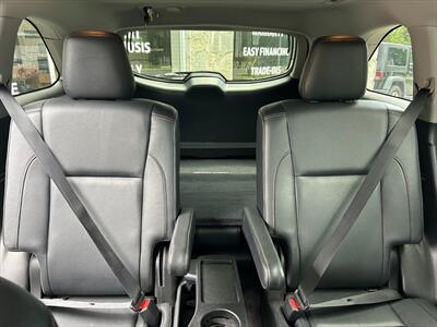 2017 Toyota Highlander XLE   - Photo 8 - Warwick, NY 10990
