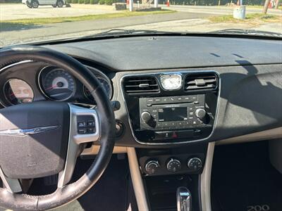 2014 Chrysler 200 Touring   - Photo 8 - Warwick, NY 10990
