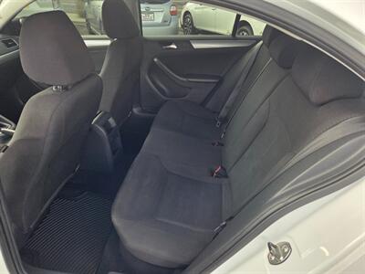 2015 Volkswagen Jetta SE - Photo 13 - Spokane, WA 99202