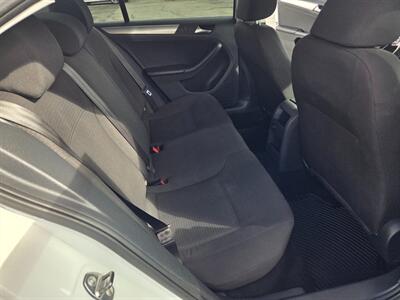 2015 Volkswagen Jetta SE - Photo 15 - Spokane, WA 99202