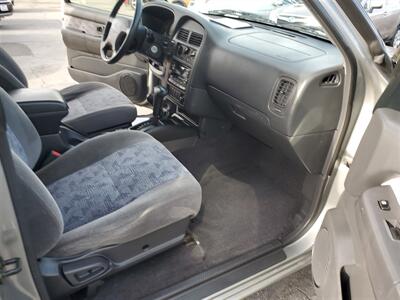 2000 Nissan Pathfinder SE   - Photo 18 - Spokane, WA 99202