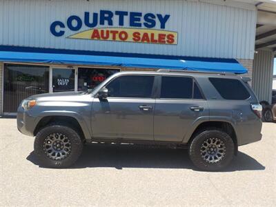 2016 Toyota 4Runner SR5   - Photo 3 - Cottonwood, AZ 86326