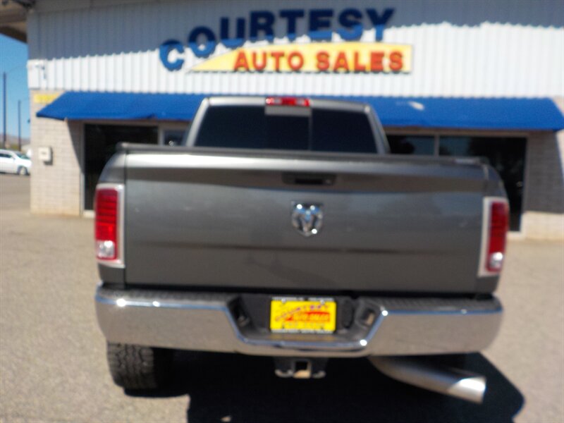 2013 Ram 2500 Laramie photo 4