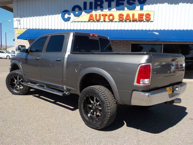 2013 Ram 2500 Laramie photo 3