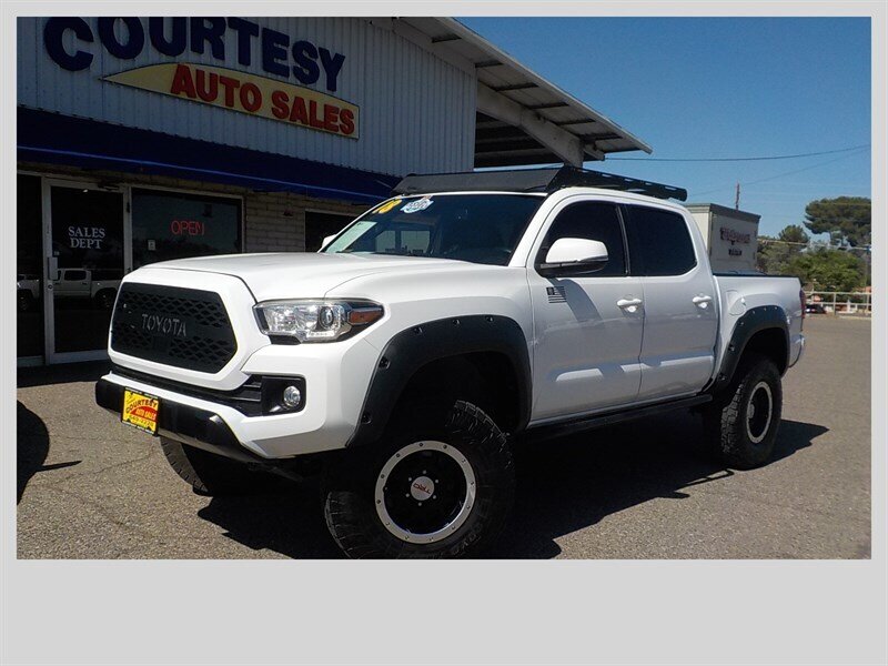 2018 Toyota Tacoma TRD Off Road Double Cab 4x4 V6 M/T SB's photo