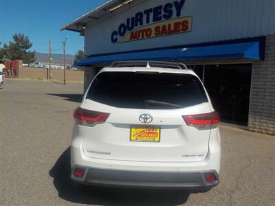 2018 Toyota Highlander Limited Platinum   - Photo 7 - Cottonwood, AZ 86326