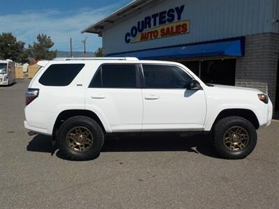 2018 Toyota 4Runner SR5   - Photo 11 - Cottonwood, AZ 86326