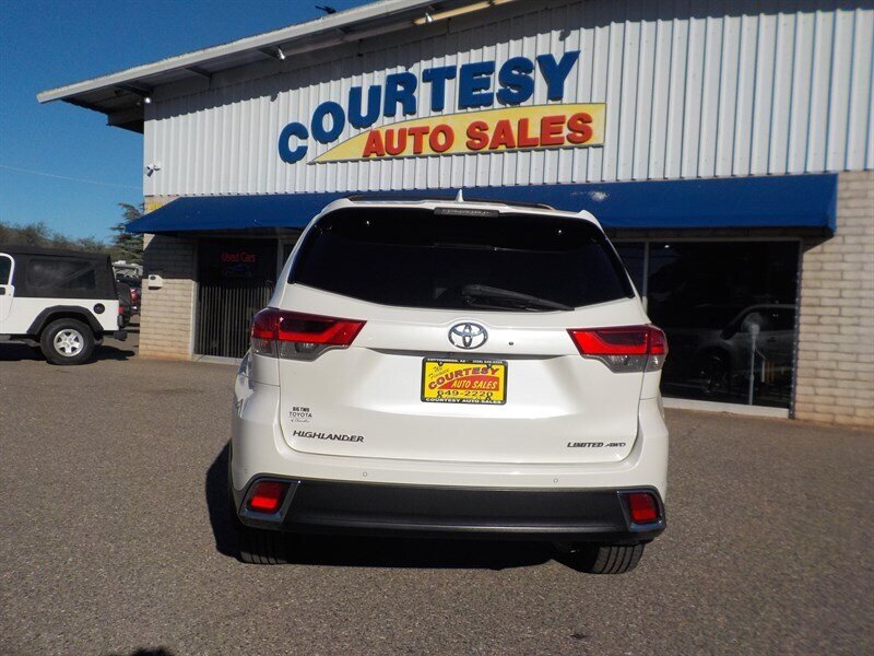2018 Toyota Highlander Limited Platinum - Photo 5 - Cottonwood, AZ 86326
