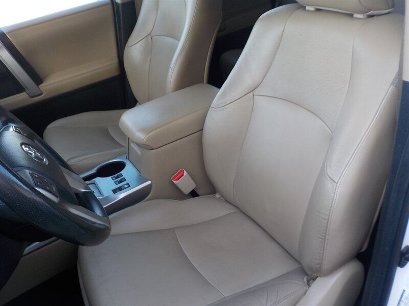 2013 Toyota 4Runner SR5 photo 2