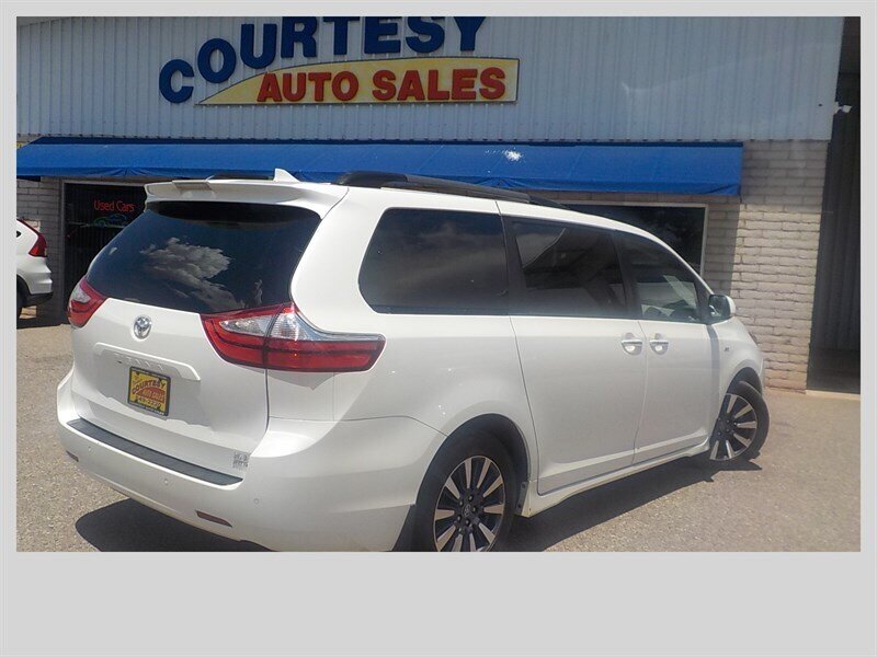 2018 Toyota Sienna XLE 7-Passenger - Photo 9 - Cottonwood, AZ 86326