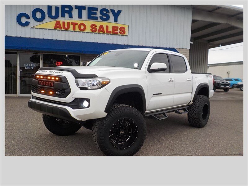 2019 Toyota Tacoma TRD Off Road's photo