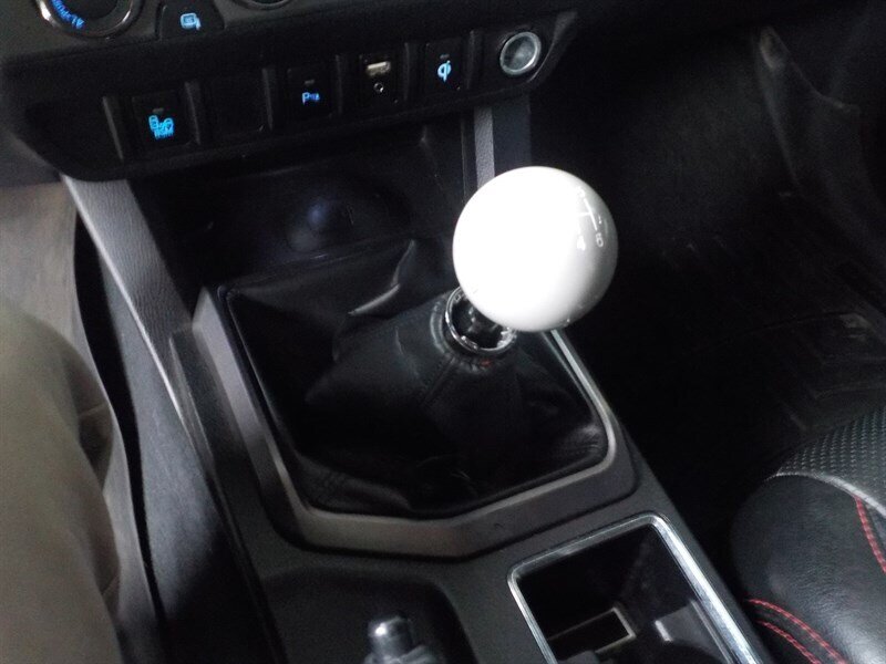 2016 Toyota Tacoma TRD Sport   - Photo 12 - Cottonwood, AZ 86326