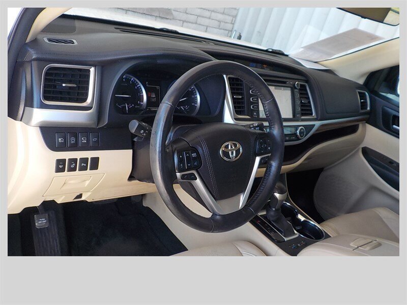 2017 Toyota Highlander Limited - Photo 10 - Cottonwood, AZ 86326