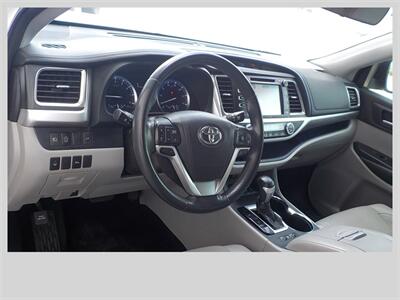 2018 Toyota Highlander Limited Platinum   - Photo 19 - Cottonwood, AZ 86326