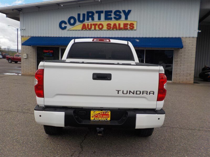 2017 Toyota Tundra SR5 - Photo 9 - Cottonwood, AZ 86326