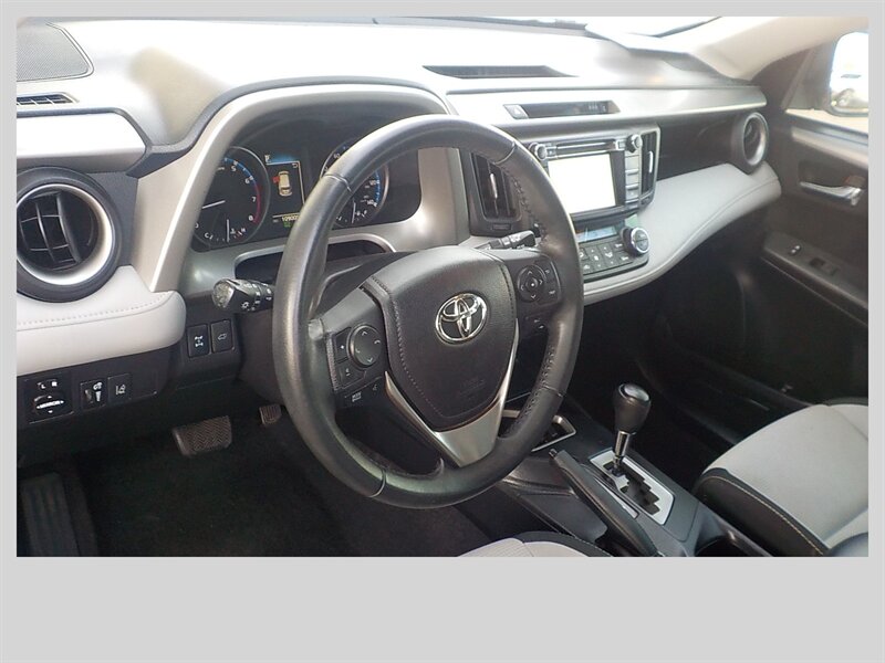 2017 Toyota RAV4 XLE - Photo 6 - Cottonwood, AZ 86326