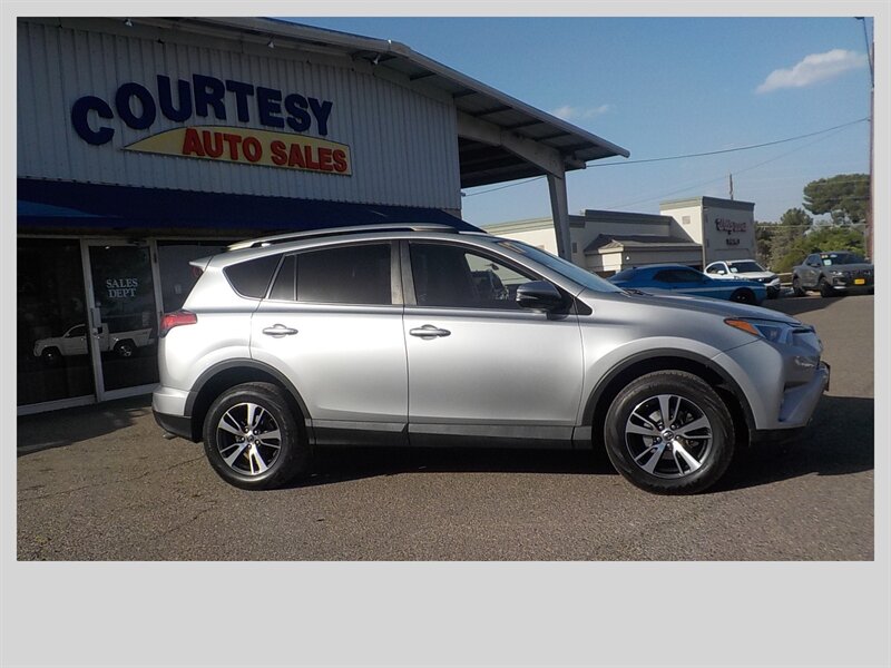 2017 Toyota RAV4 XLE - Photo 11 - Cottonwood, AZ 86326