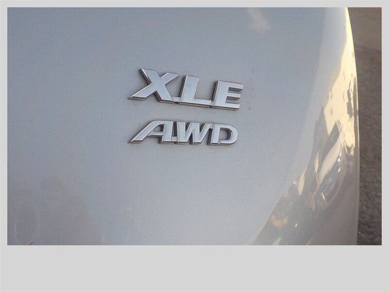 2017 Toyota RAV4 XLE - Photo 8 - Cottonwood, AZ 86326