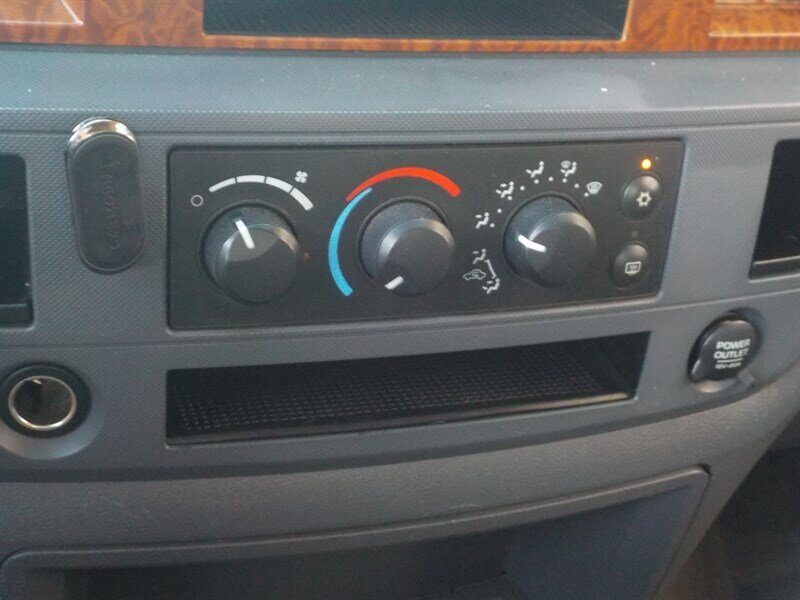 2006 Dodge Ram 3500 SLT   - Photo 18 - Cottonwood, AZ 86326