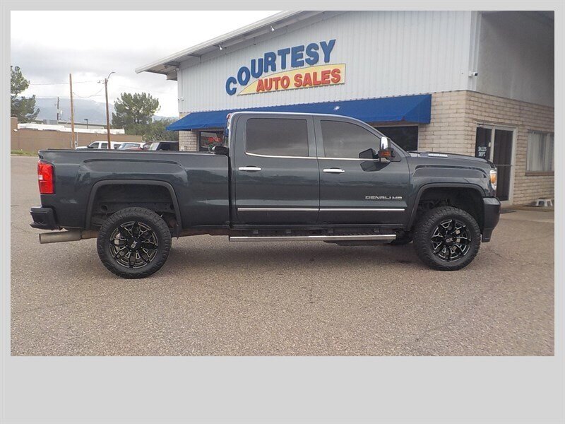2017 GMC Sierra 2500HD Denali - Photo 11 - Cottonwood, AZ 86326