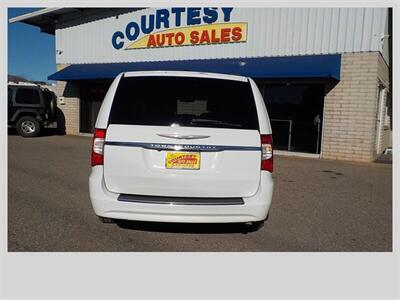 2016 Chrysler Town and Country Touring   - Photo 7 - Cottonwood, AZ 86326