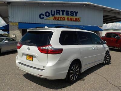 2018 Toyota Sienna XLE Premium 7-Passenger   - Photo 9 - Cottonwood, AZ 86326