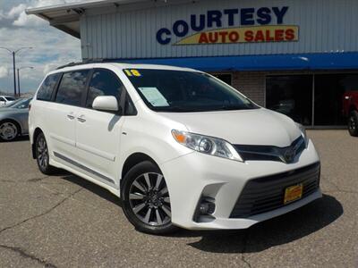 2018 Toyota Sienna XLE Premium 7-Passenger   - Photo 13 - Cottonwood, AZ 86326