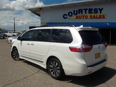 2018 Toyota Sienna XLE Premium 7-Passenger   - Photo 5 - Cottonwood, AZ 86326