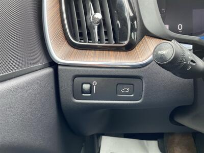 2022 Volvo XC60 B5 Momentum   - Photo 22 - Morgantown, WV 26505