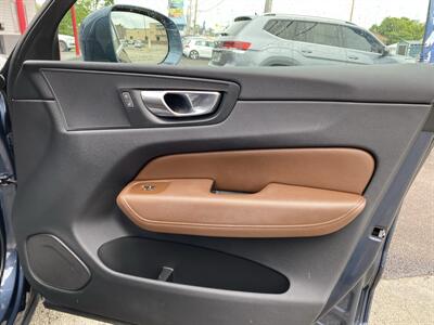 2022 Volvo XC60 B5 Momentum   - Photo 19 - Morgantown, WV 26505