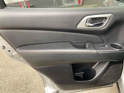 2019 Nissan Pathfinder SL   - Photo 14 - Morgantown, WV 26505