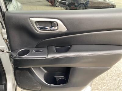 2019 Nissan Pathfinder SL   - Photo 18 - Morgantown, WV 26505