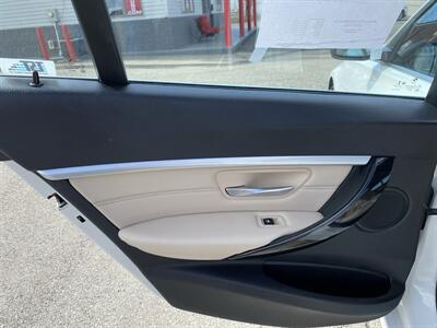 2017 BMW 330i xDrive   - Photo 16 - Morgantown, WV 26505