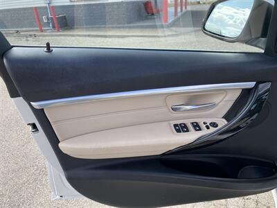 2017 BMW 330i xDrive   - Photo 14 - Morgantown, WV 26505