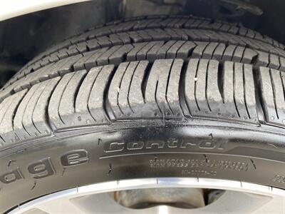 2017 BMW 330i xDrive   - Photo 12 - Morgantown, WV 26505