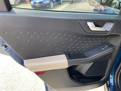 2020 Ford Escape SEL   - Photo 14 - Morgantown, WV 26505