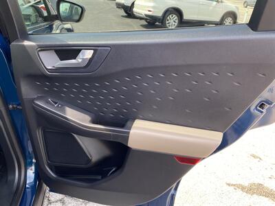 2020 Ford Escape SEL   - Photo 17 - Morgantown, WV 26505