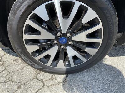 2020 Ford Escape SEL   - Photo 9 - Morgantown, WV 26505