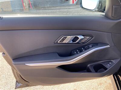 2021 BMW 330i xDrive   - Photo 14 - Morgantown, WV 26505