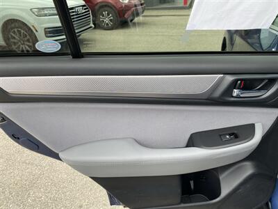 2019 Subaru Outback 2.5i Premium   - Photo 14 - Morgantown, WV 26505