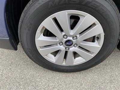2019 Subaru Outback 2.5i Premium   - Photo 9 - Morgantown, WV 26505